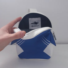Load image into Gallery viewer, PARTY POUCH - Shark | Aquenture
